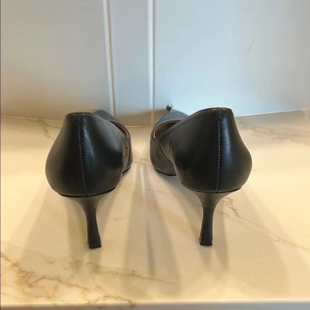Ann Taylor Black Pointed-Toe Leather Pumps